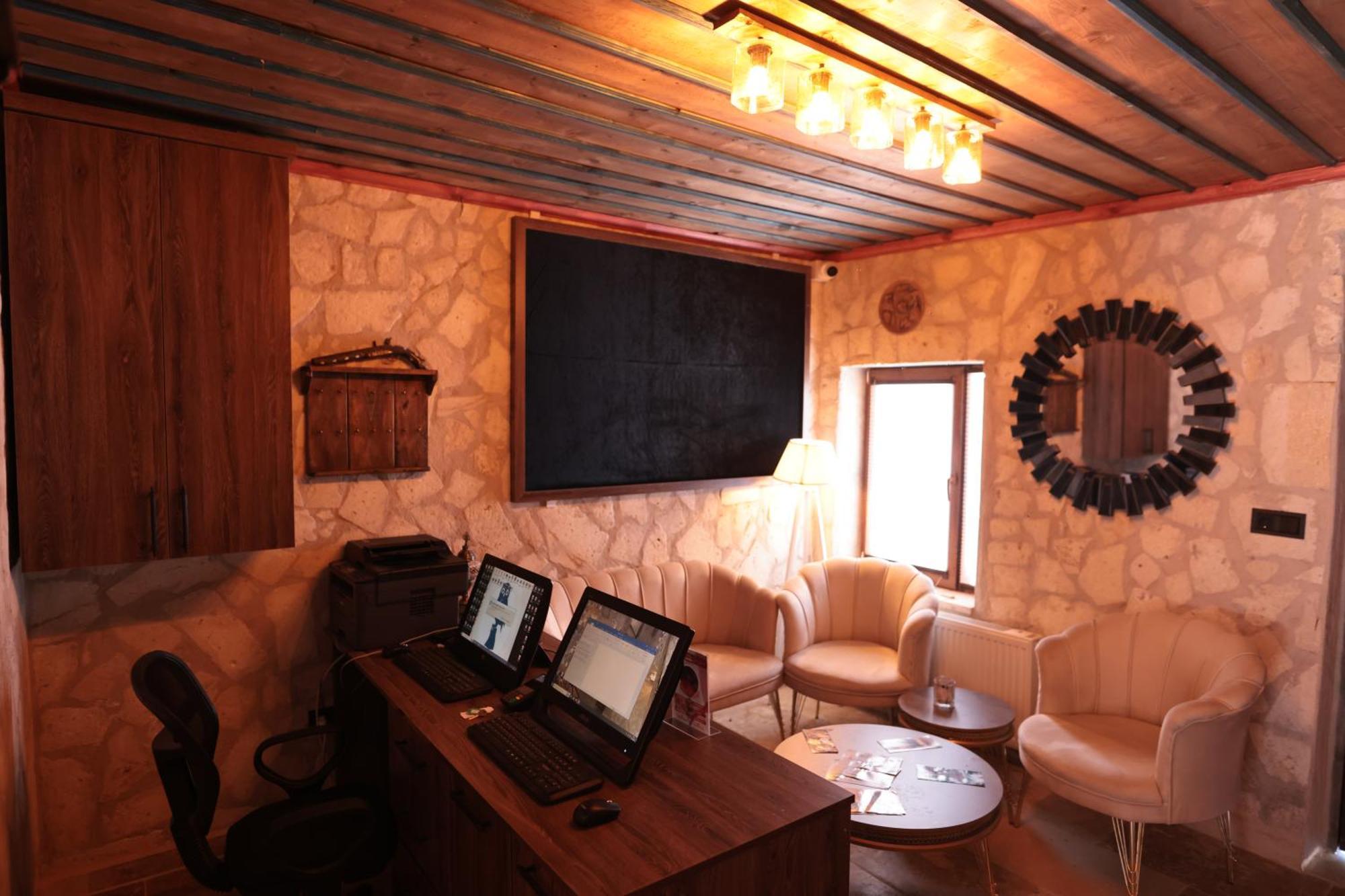 Stone Owl Otel & Restaurant أُتْشيسار المظهر الخارجي الصورة