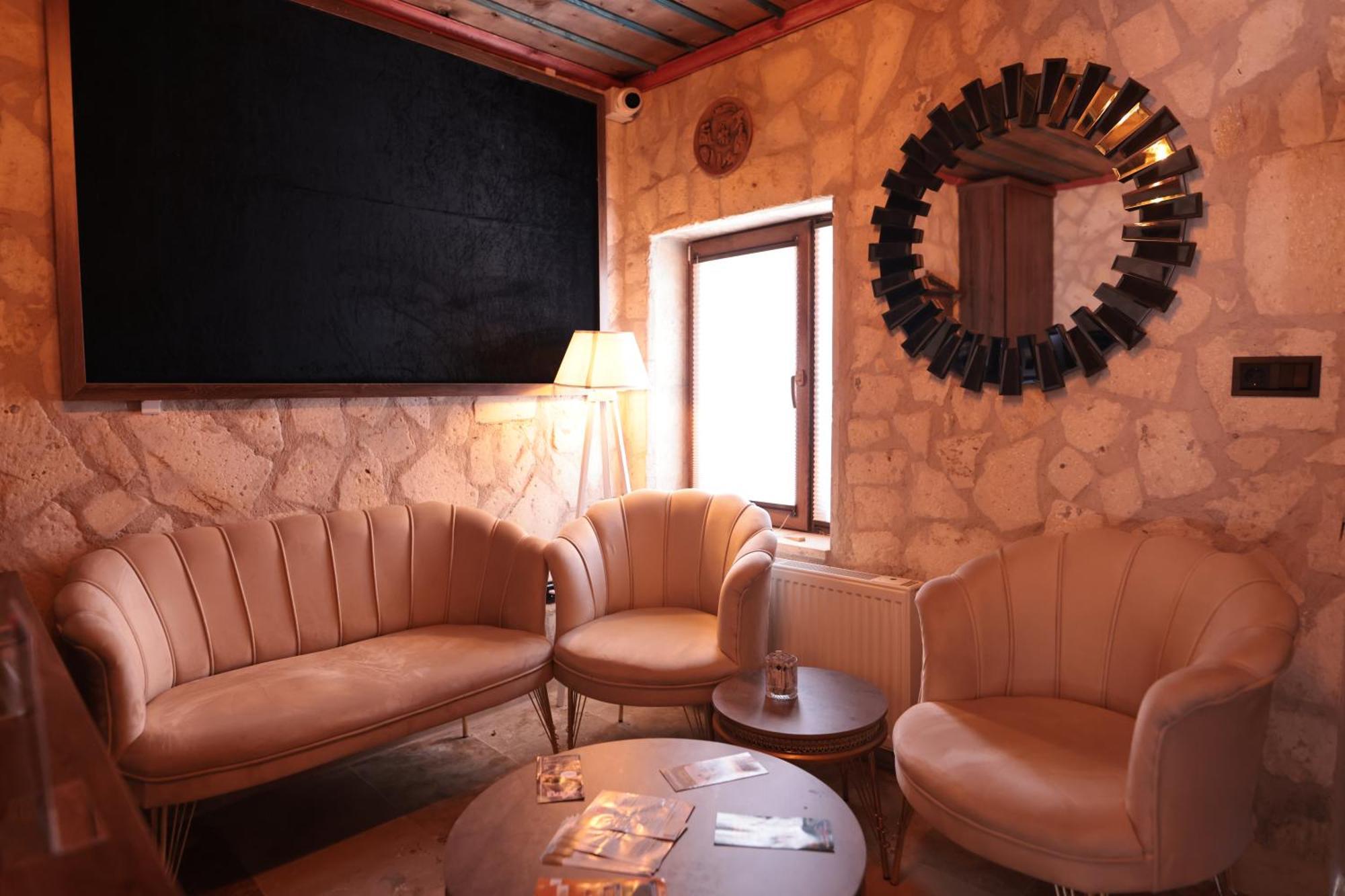 Stone Owl Otel & Restaurant أُتْشيسار المظهر الخارجي الصورة