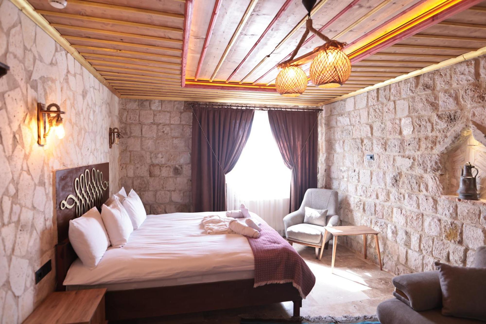 Stone Owl Otel & Restaurant أُتْشيسار المظهر الخارجي الصورة
