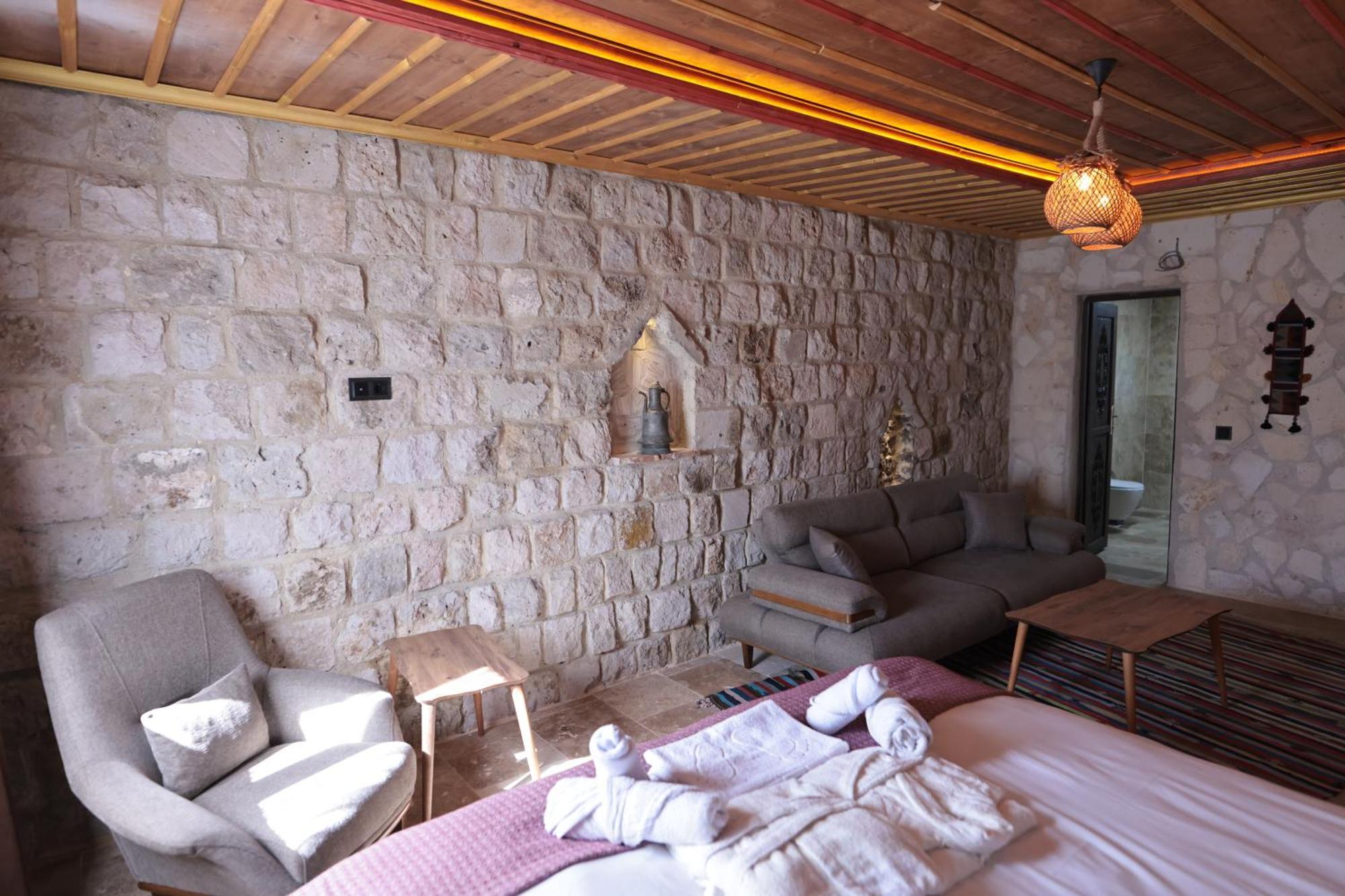 Stone Owl Otel & Restaurant أُتْشيسار المظهر الخارجي الصورة