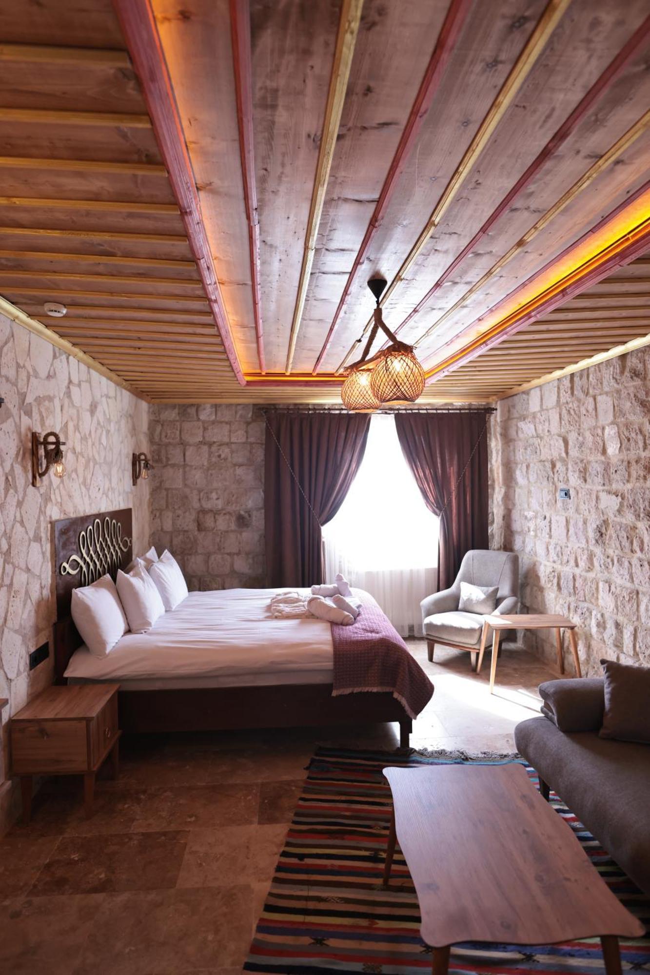 Stone Owl Otel & Restaurant أُتْشيسار المظهر الخارجي الصورة