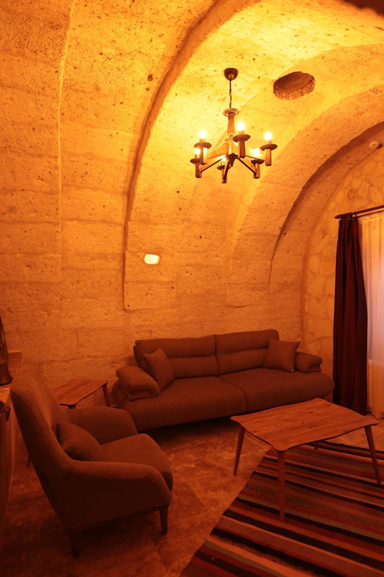 Stone Owl Otel & Restaurant أُتْشيسار المظهر الخارجي الصورة